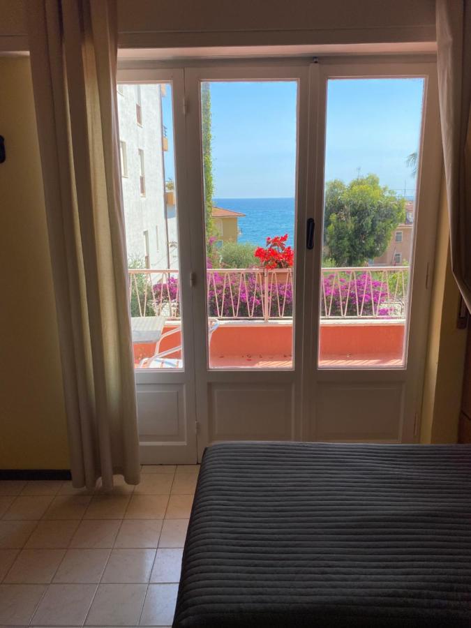 דיאנו מרינה Hotel Nettuno מראה חיצוני תמונה
